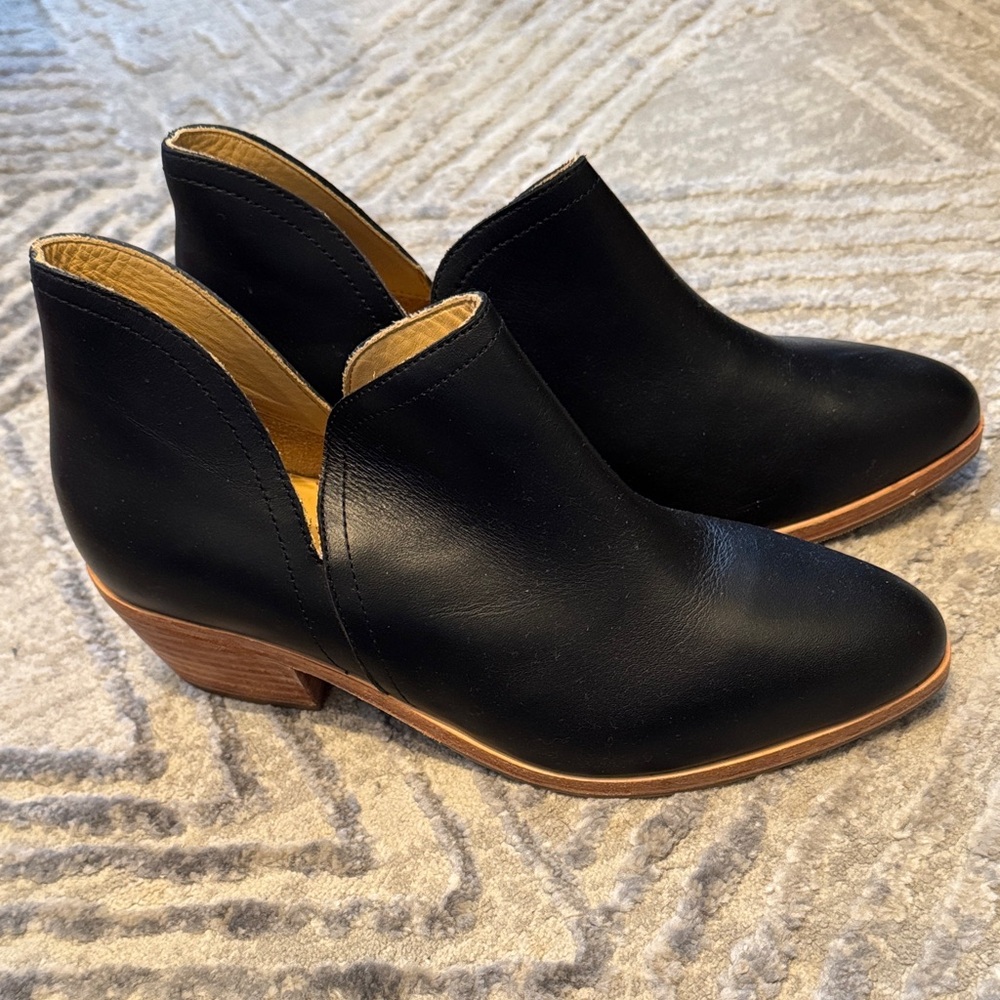 Nisolo Black Leather Ankle Boots